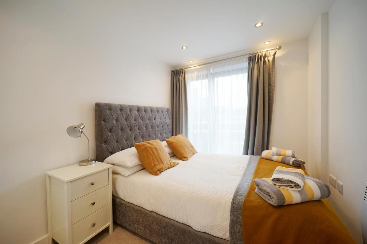 Modern 2 Bed Apartment With Juliet Balcony - Dhb Stays Leeds  Exterior photo